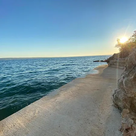 ***quiet Place Near Sea And National Park*** Daire Starigrad Paklenica
