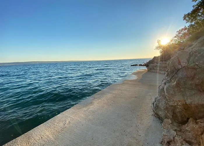 ***quiet Place Near Sea And National Park*** Daire Starigrad Paklenica