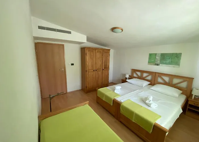 ***quiet Place Near Sea And National Park*** Starigrad Paklenica