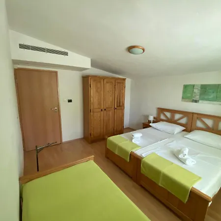 ***quiet Place Near Sea And National Park*** Starigrad Paklenica